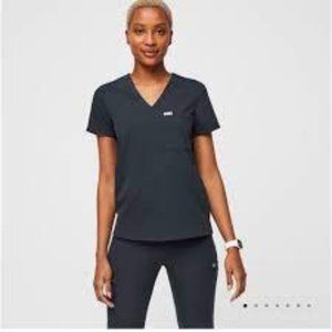 FIGS  Dark Harbor Catarina™ - One-Pocket Scrub Top - M / Dark Harbor